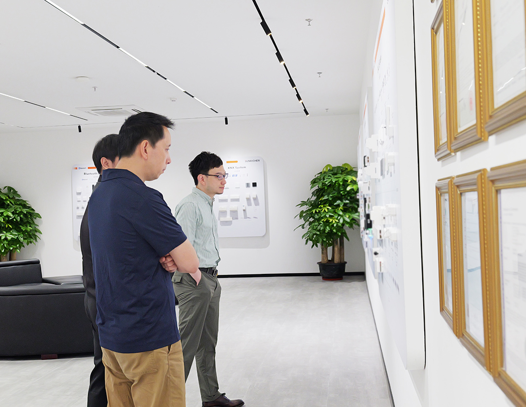 3 1080.jpg 3 1080.jpg